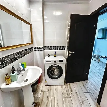 Black Sea - D24 Si Uzina De Pizza *