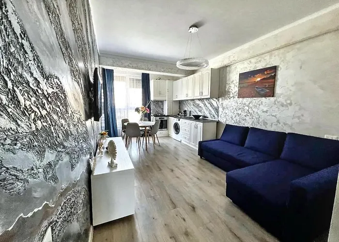 Black Sea - D24 Si Uzina De Pizza شقة